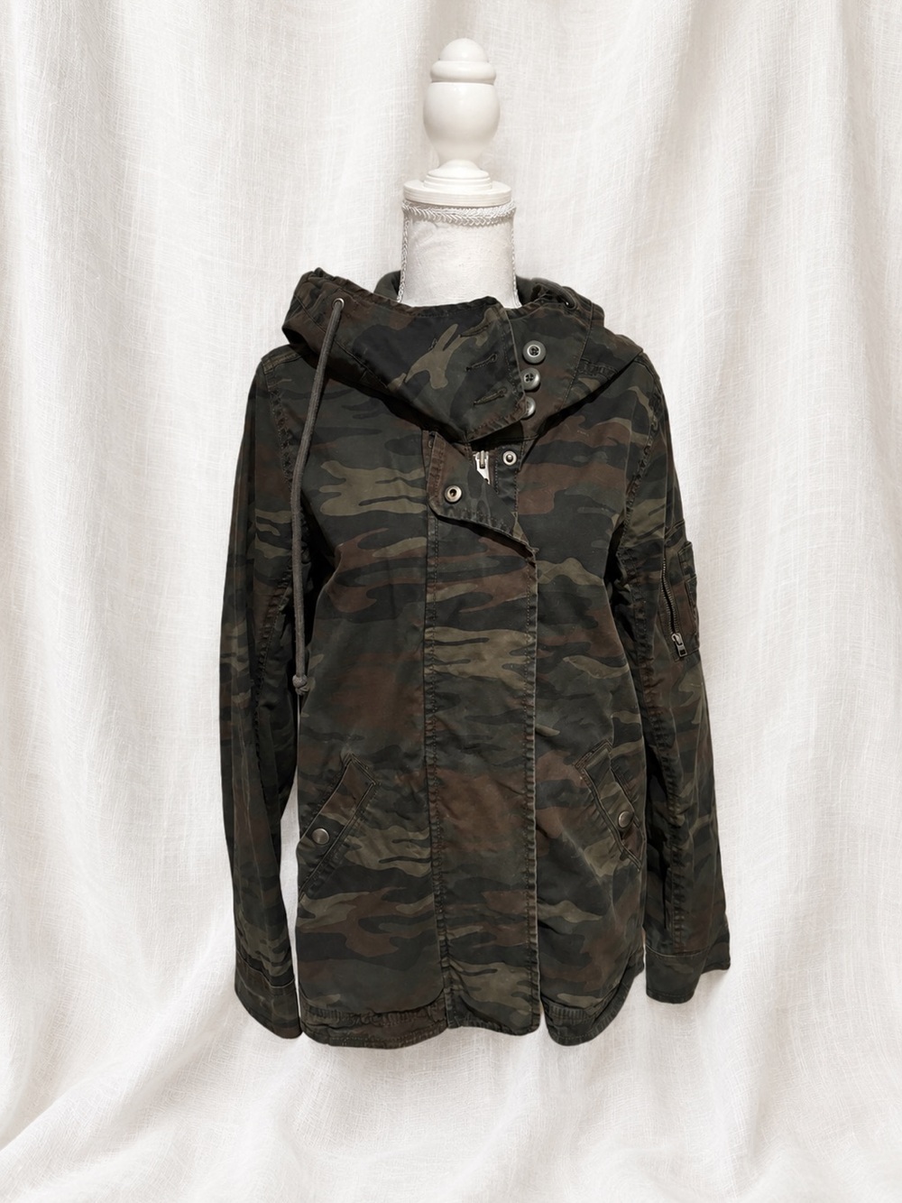American Eagle Outfitters Camouflage Hooded Jacket - Olive Green, Brown